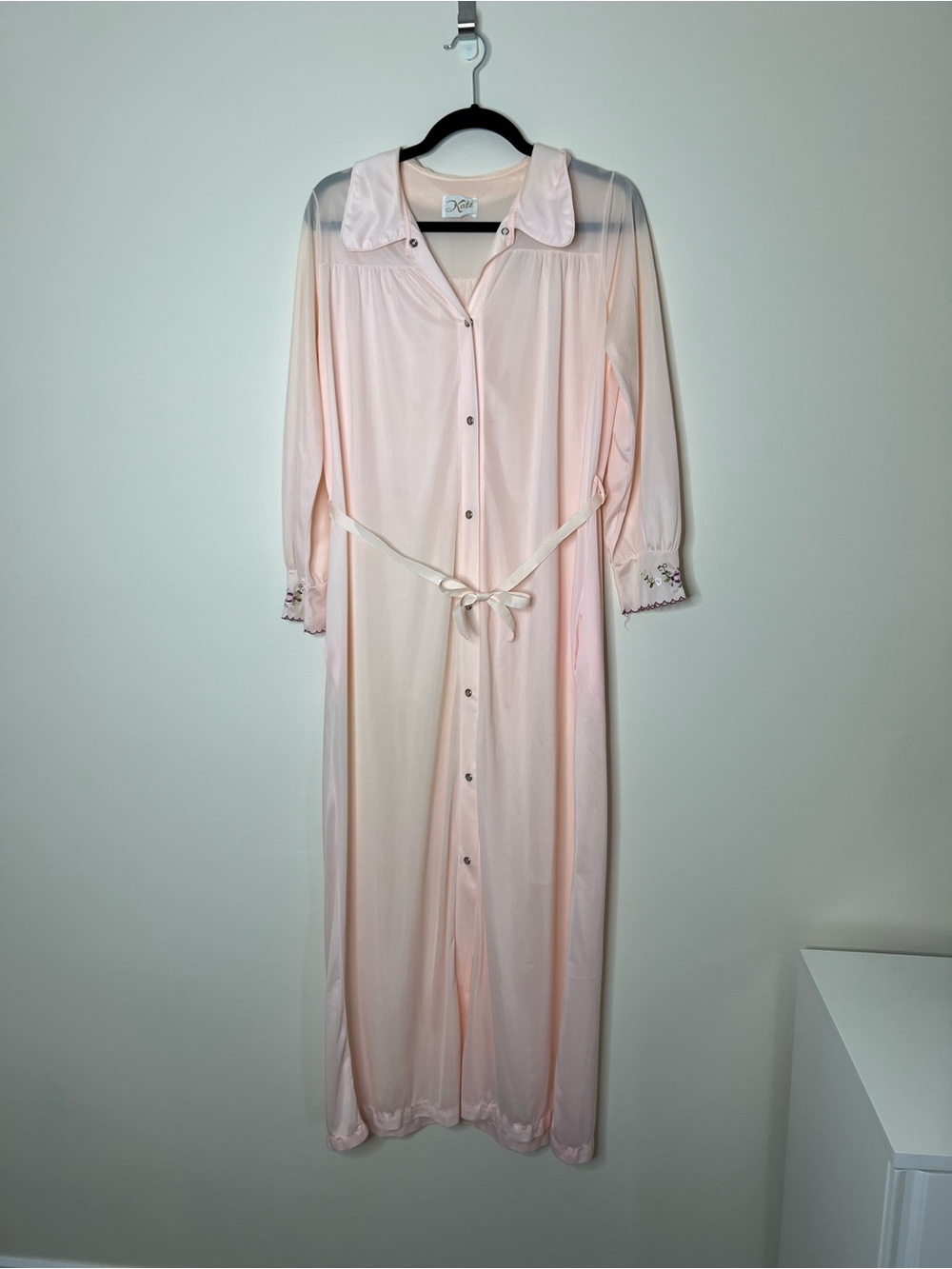Vintage Pink Snap Front Housecoat Robe Duster Womens M Embroidered Long Lounge